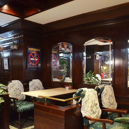 Guang Haw Hotel Тайнань Экстерьер фото