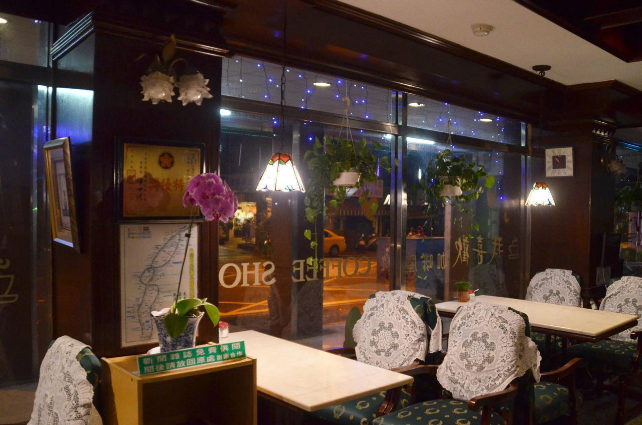 Guang Haw Hotel Тайнань Экстерьер фото