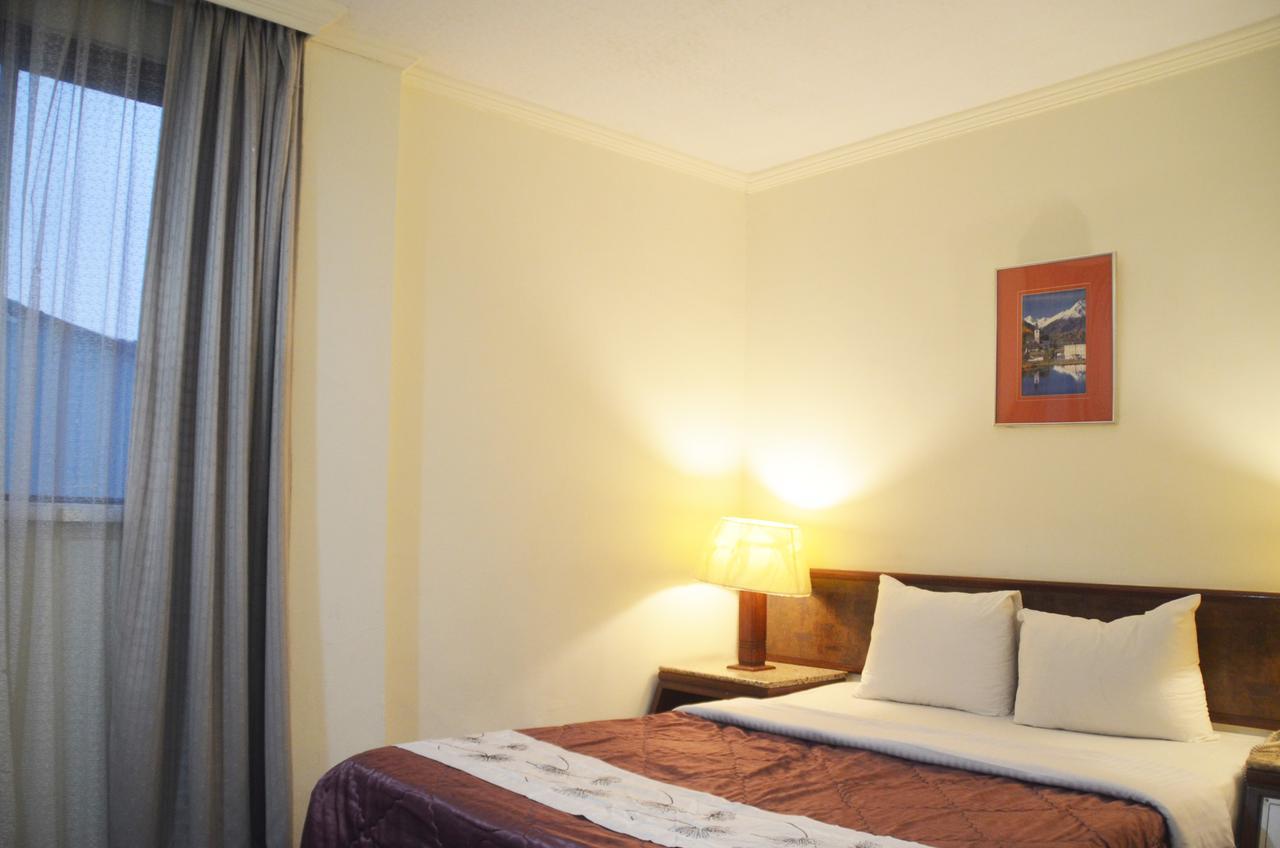 Guang Haw Hotel Тайнань Экстерьер фото